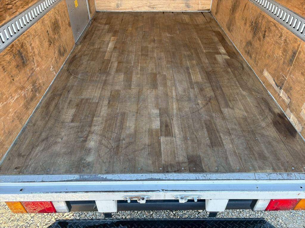 いすゞエルフアルミバン小型（2t・3t）[写真08]