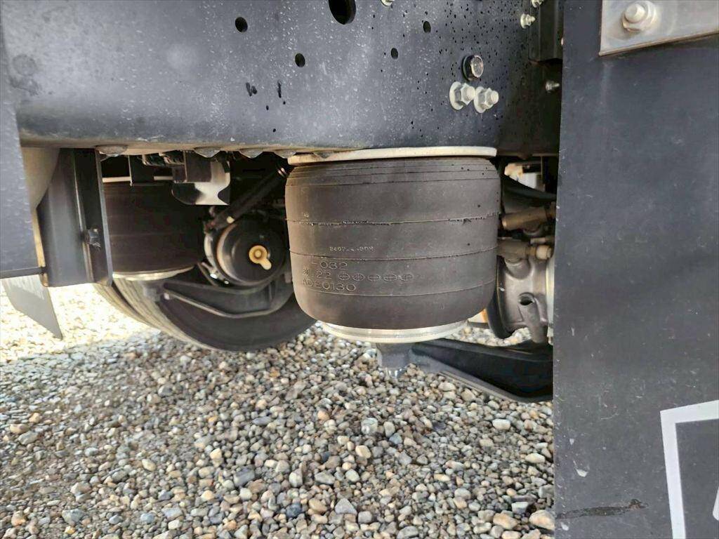 いすゞフォワードアルミウイング増トン（6t・8t）[写真17]