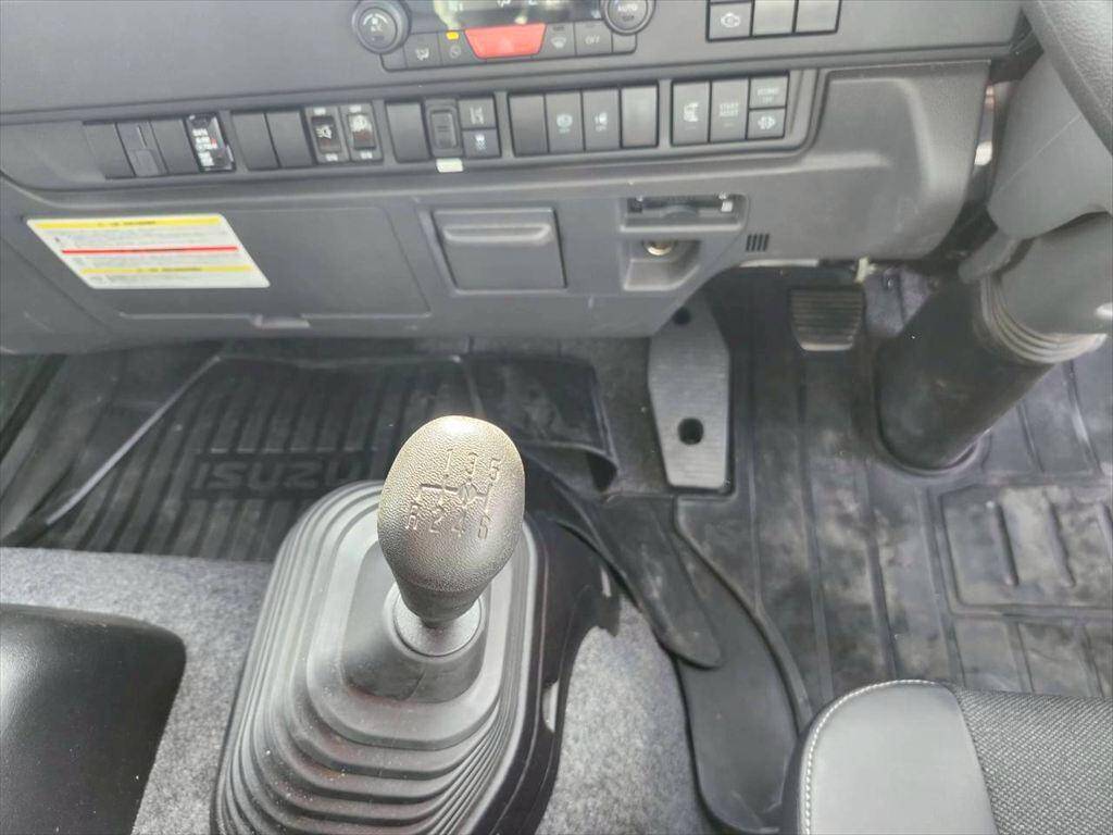 いすゞフォワードアルミウイング増トン（6t・8t）[写真23]