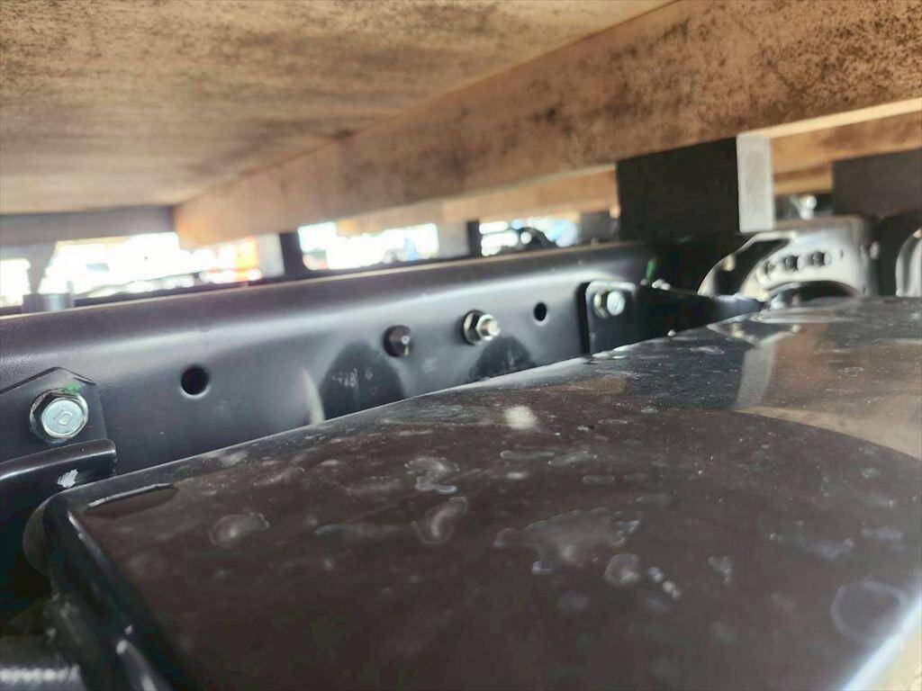 三菱ふそうキャンター平ボディ小型（2t・3t）[写真12]