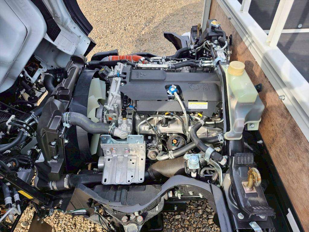 三菱ふそうキャンター平ボディ小型（2t・3t）[写真13]