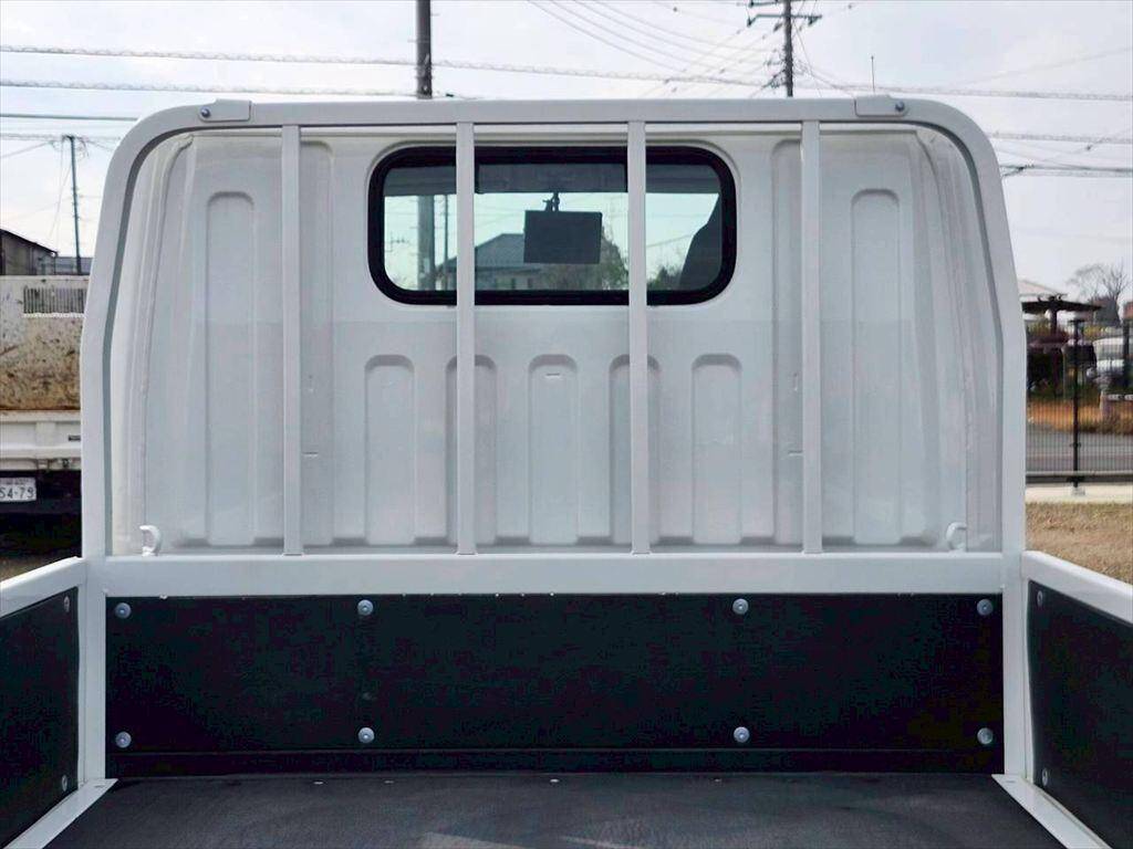 三菱ふそうキャンター平ボディ小型（2t・3t）[写真05]