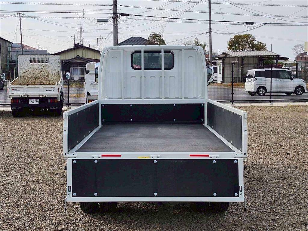 三菱ふそうキャンター平ボディ小型（2t・3t）[写真08]