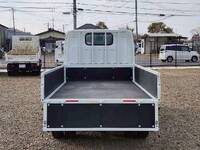 三菱ふそうキャンター平ボディ小型（2t・3t）[写真09]