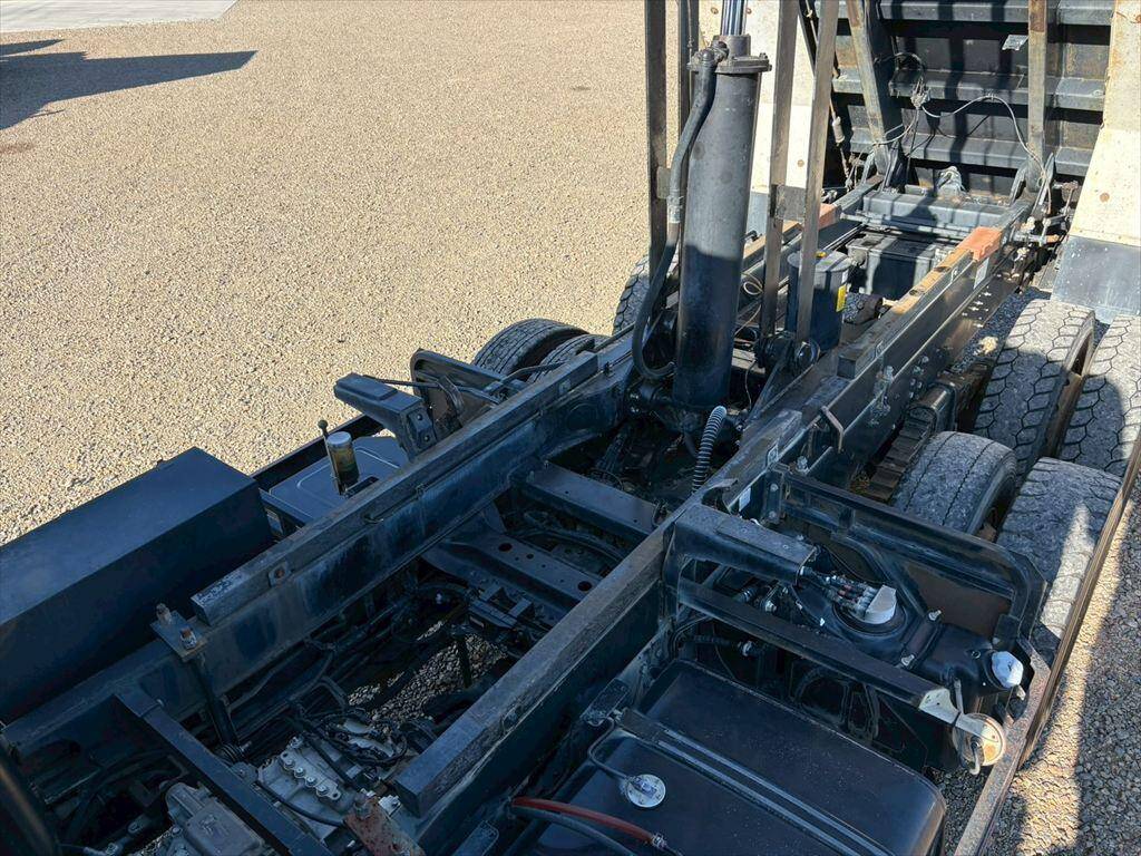 日野プロフィアダンプ大型（10t）[写真13]