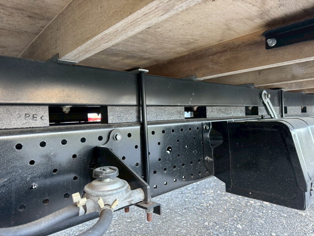 いすゞエルフ平ボディ小型（2t・3t）[写真21]