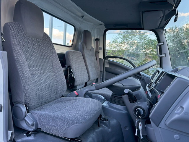 いすゞエルフ平ボディ小型（2t・3t）[写真27]