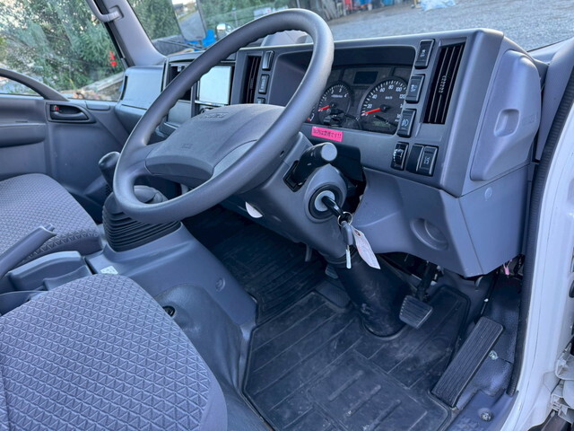 いすゞエルフ平ボディ小型（2t・3t）[写真28]