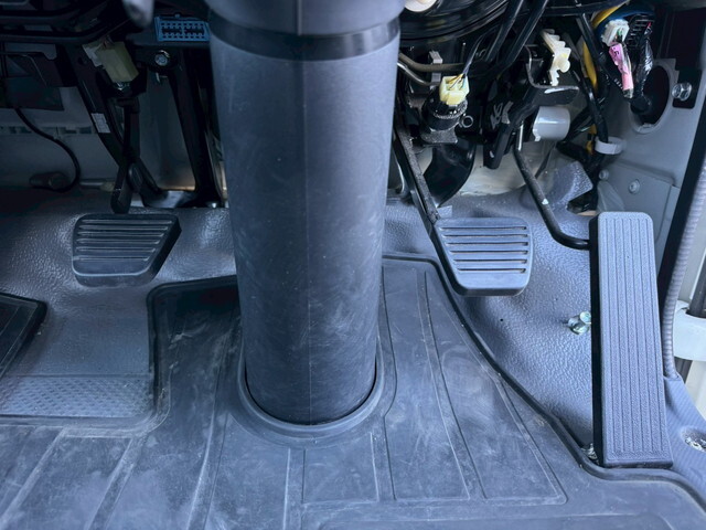 いすゞエルフ平ボディ小型（2t・3t）[写真32]