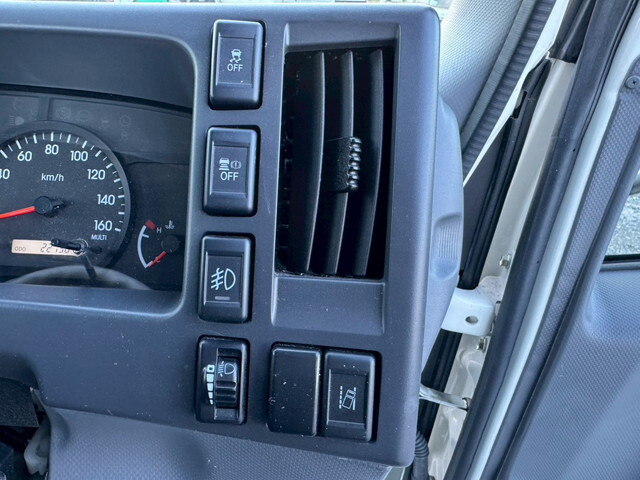 いすゞエルフ平ボディ小型（2t・3t）[写真37]