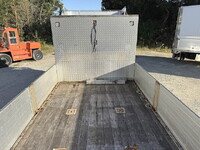 いすゞギガ平ボディ大型（10t）[写真11]