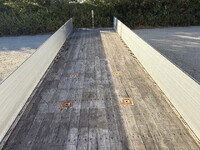 いすゞギガ平ボディ大型（10t）[写真12]