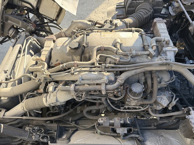 いすゞギガ平ボディ大型（10t）[写真13]