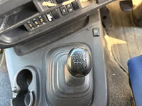 いすゞギガ平ボディ大型（10t）[写真38]