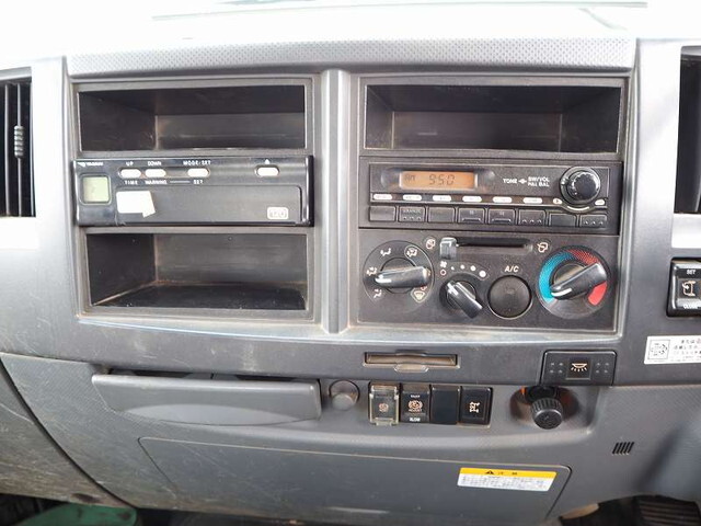 いすゞフォワードクレーン4段増トン（6t・8t）[写真37]