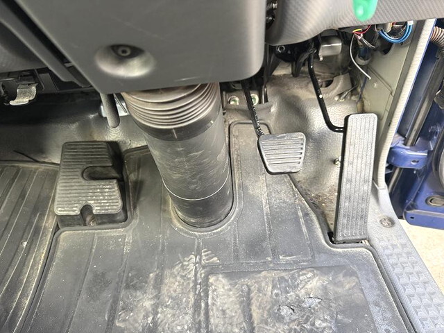 いすゞエルフクレーン4段小型（2t・3t）[写真28]