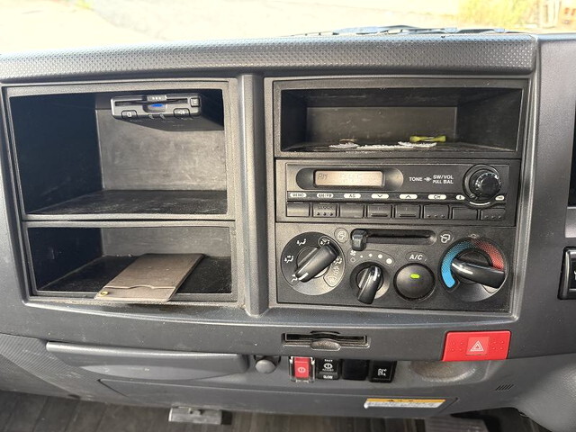 いすゞエルフクレーン4段小型（2t・3t）[写真30]