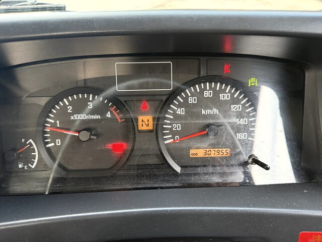 いすゞエルフクレーン4段小型（2t・3t）[写真32]