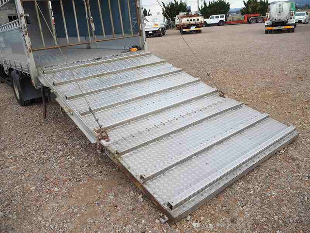 いすゞエルフ家畜運搬車小型（2t・3t）[写真19]