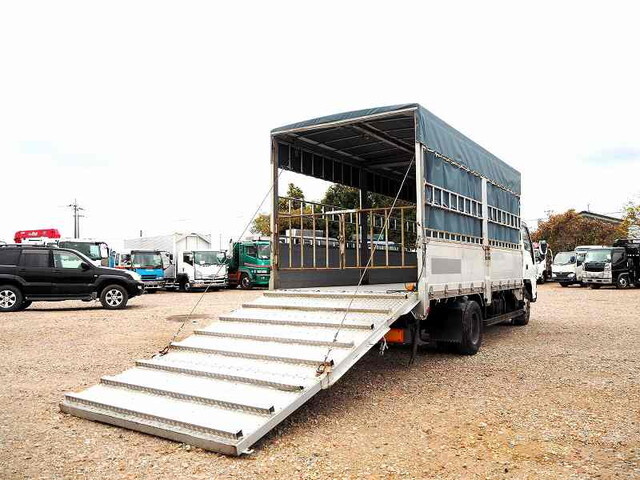 いすゞエルフ家畜運搬車小型（2t・3t）[写真08]