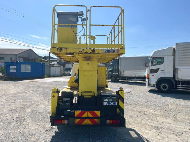 いすゞエルフ高所作業車小型（2t・3t）[写真12]