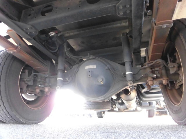 三菱キャンターアルミバン小型（2t・3t）[写真12]