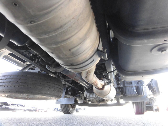 三菱キャンターアルミバン小型（2t・3t）[写真13]