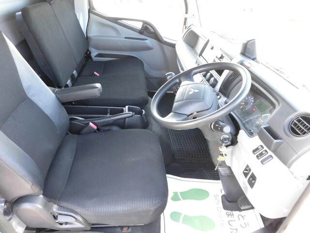 三菱キャンターアルミバン小型（2t・3t）[写真17]