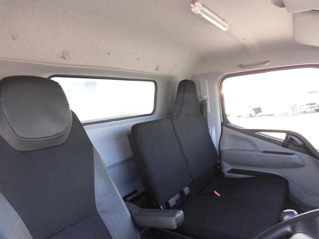 三菱キャンターアルミバン小型（2t・3t）[写真18]