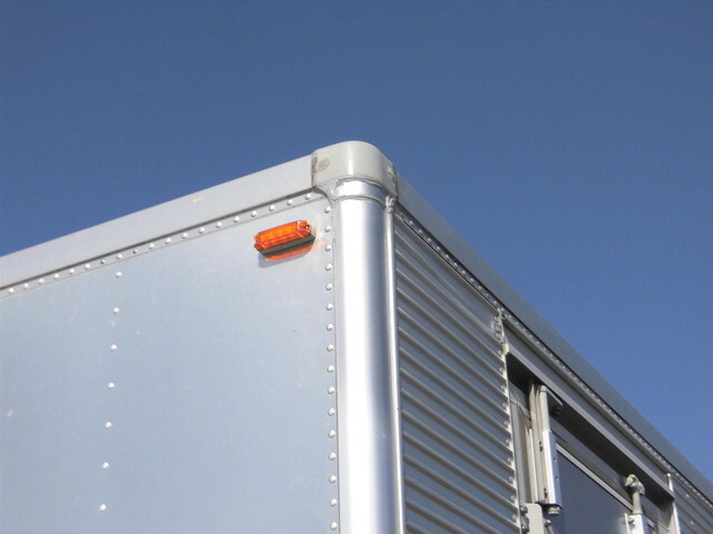 三菱キャンターアルミバン小型（2t・3t）[写真30]