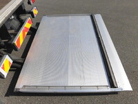 三菱キャンターアルミバン小型（2t・3t）[写真10]