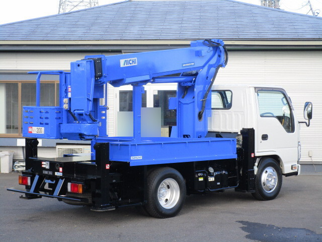 いすゞエルフ高所作業車小型（2t・3t）[写真02]