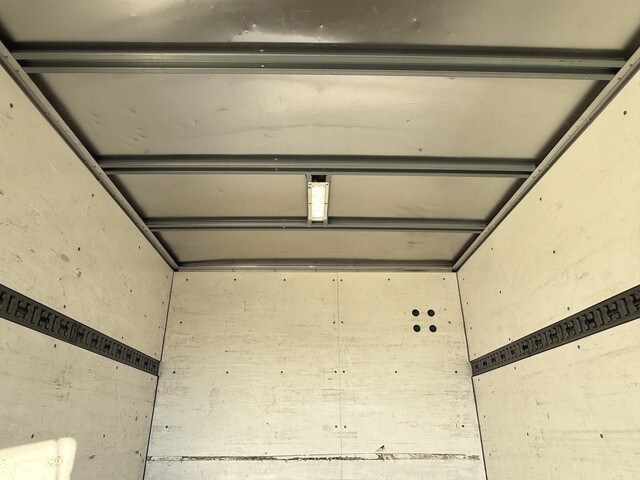 三菱ふそうキャンターアルミバン小型（2t・3t）[写真11]