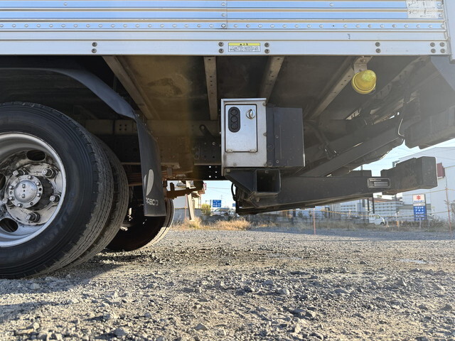 三菱ふそうキャンターアルミバン小型（2t・3t）[写真24]