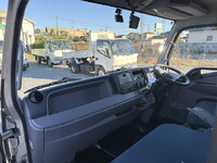 三菱ふそうキャンターアルミバン小型（2t・3t）[写真37]