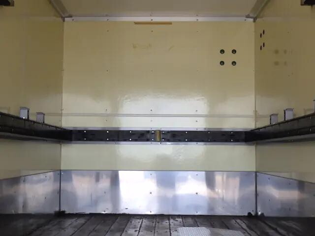 いすゞエルフアルミバン小型（2t・3t）[写真14]