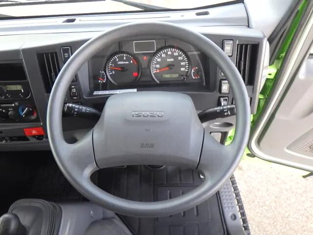 いすゞエルフアルミバン小型（2t・3t）[写真18]