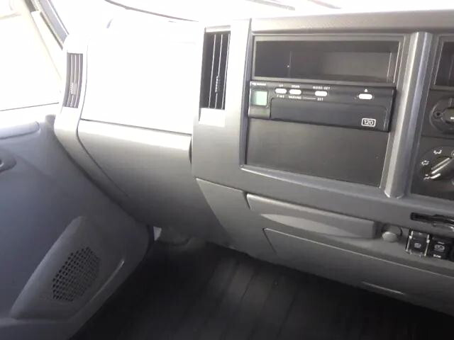 いすゞエルフアルミバン小型（2t・3t）[写真21]