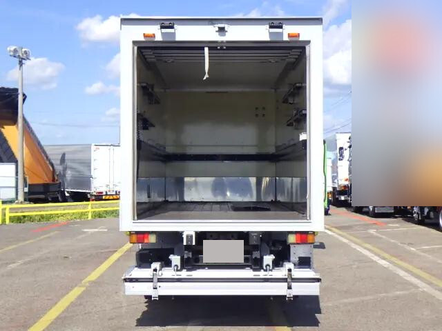 いすゞエルフアルミバン小型（2t・3t）[写真04]