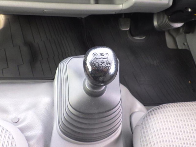 トヨタトヨエースカーテン車小型（2t・3t）[写真12]