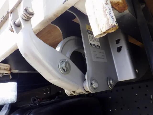 いすゞフォワード平ボディ中型（4t）[写真11]