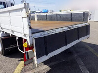 いすゞフォワード平ボディ中型（4t）[写真13]