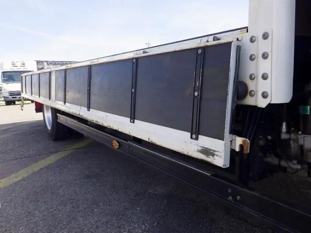 いすゞフォワード平ボディ中型（4t）[写真15]