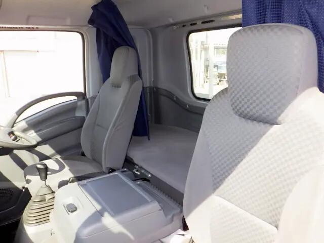 いすゞフォワード平ボディ中型（4t）[写真17]