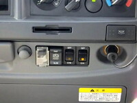 いすゞフォワード平ボディ中型（4t）[写真23]