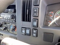 いすゞフォワード平ボディ中型（4t）[写真24]