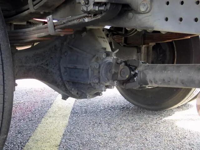 いすゞフォワード平ボディ中型（4t）[写真27]