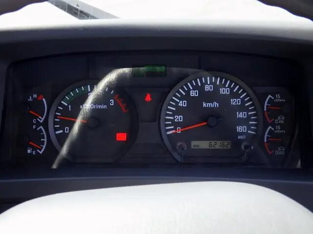 いすゞフォワード平ボディ中型（4t）[写真39]