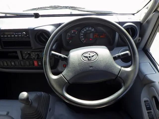 トヨタダイナクレーン3段小型（2t・3t）[写真17]