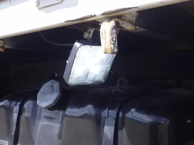 いすゞフォワード平ボディ中型（4t）[写真30]